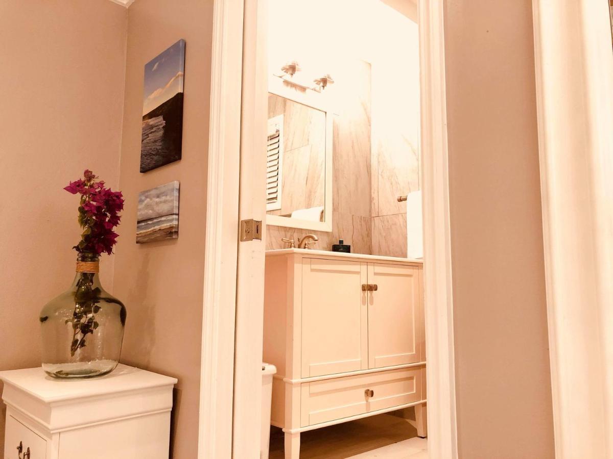 Elegant Marble Suite #6 ナッソー エクステリア 写真